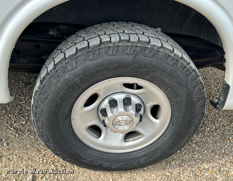 image for item EH6848 2017 Chevrolet  Express 3500 van