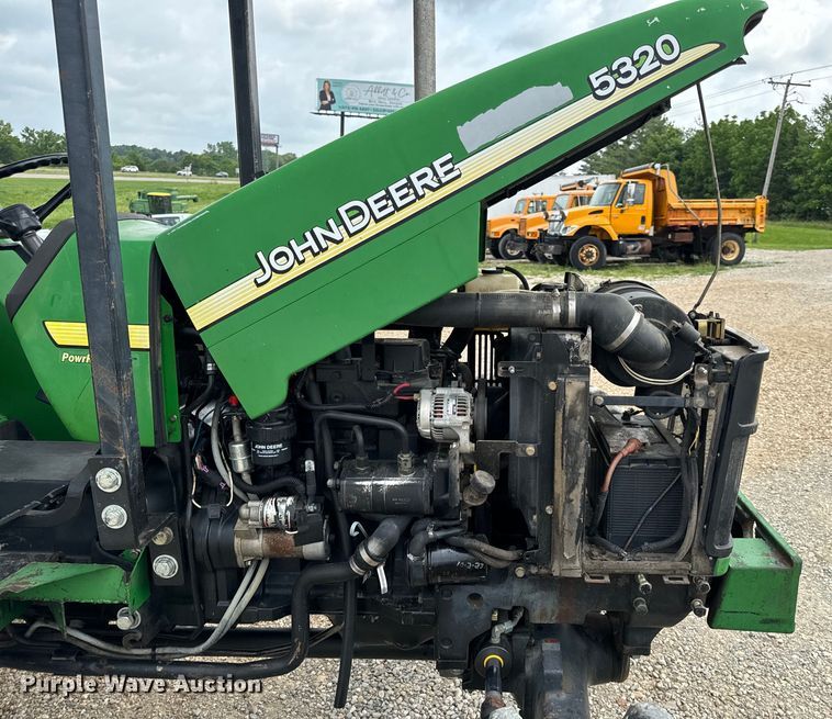 image for item EH6849 2004 John Deere  5320 MFWD tractor