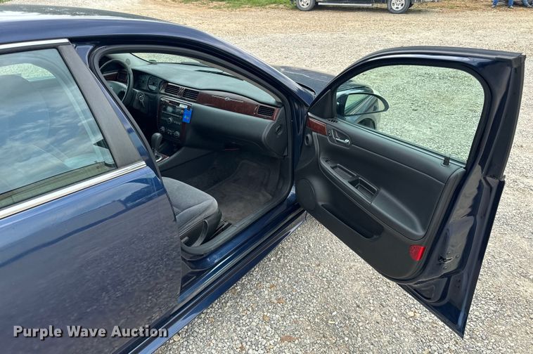 image for item EH6851 2009 Chevrolet  Impala LS 