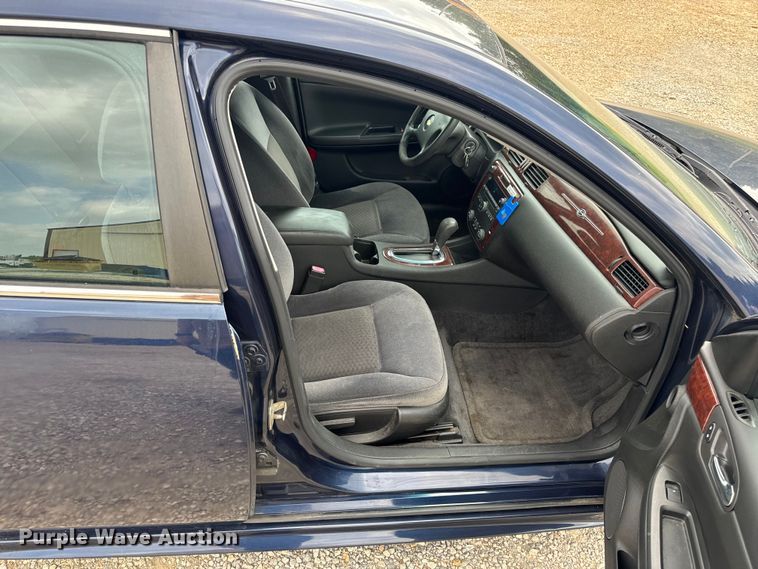 image for item EH6851 2009 Chevrolet  Impala LS 