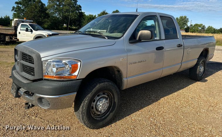 image for item EH6868 2006 Dodge  Ram 2500 Quad Cab pickup truck