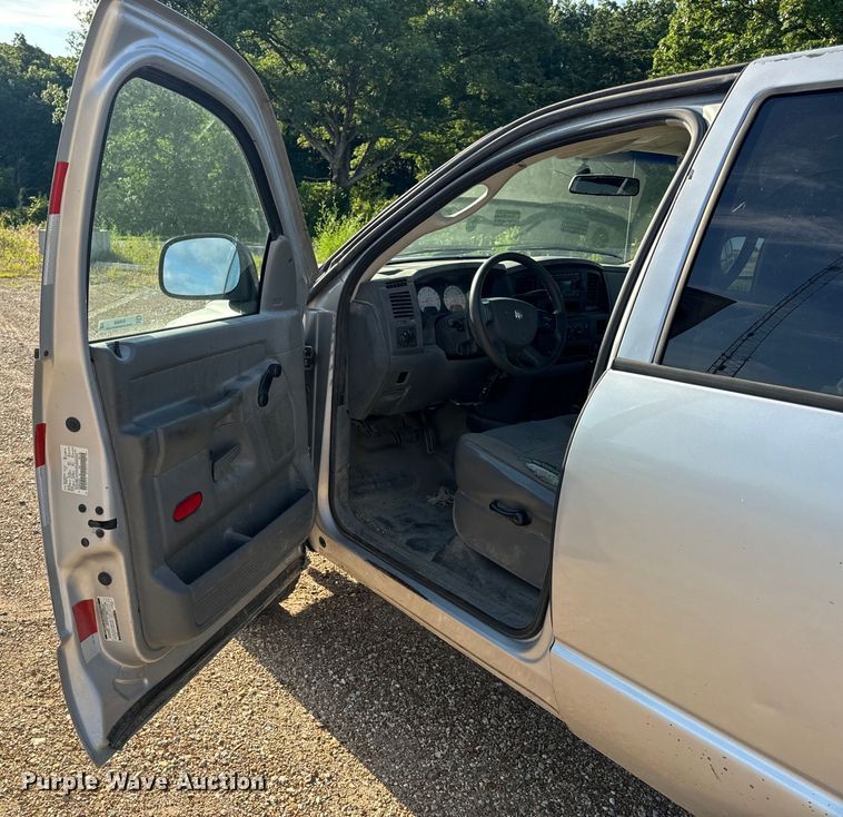 image for item EH6868 2006 Dodge  Ram 2500 Quad Cab pickup truck