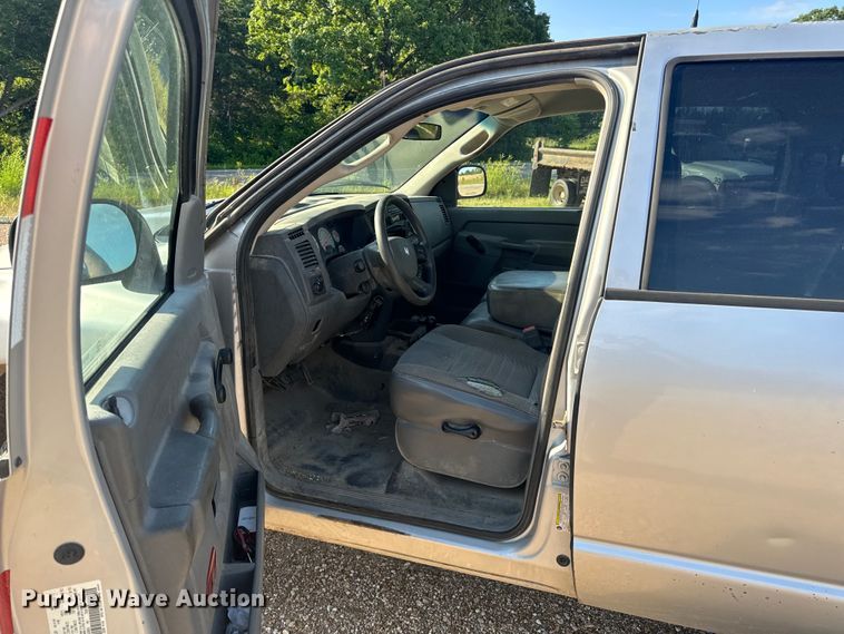 image for item EH6868 2006 Dodge  Ram 2500 Quad Cab pickup truck