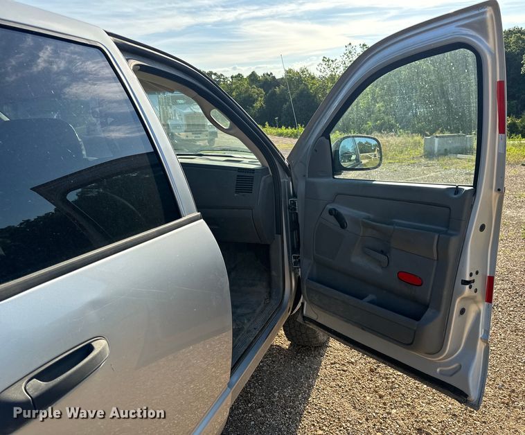 image for item EH6868 2006 Dodge  Ram 2500 Quad Cab pickup truck