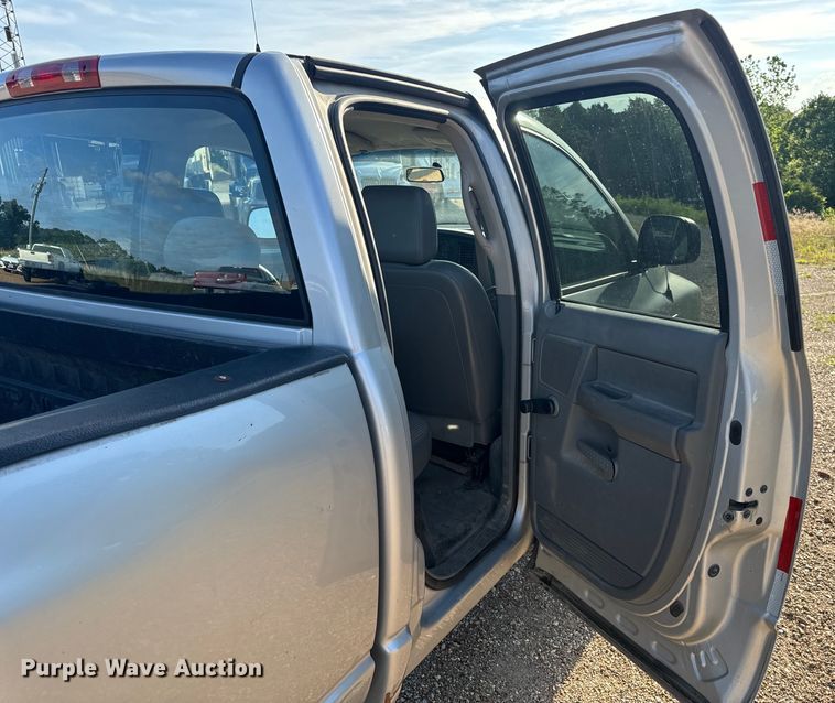 image for item EH6868 2006 Dodge  Ram 2500 Quad Cab pickup truck