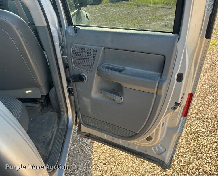 image for item EH6868 2006 Dodge  Ram 2500 Quad Cab pickup truck