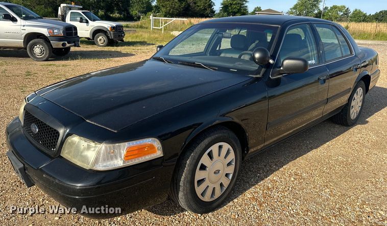 image for item EH6869 2010 Ford Crown Victoria Police Interceptor 