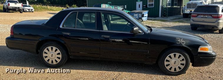 image for item EH6869 2010 Ford Crown Victoria Police Interceptor 