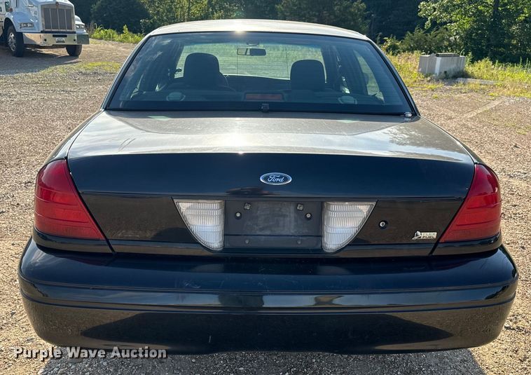 image for item EH6869 2010 Ford Crown Victoria Police Interceptor 