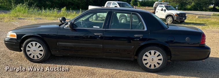 image for item EH6869 2010 Ford Crown Victoria Police Interceptor 