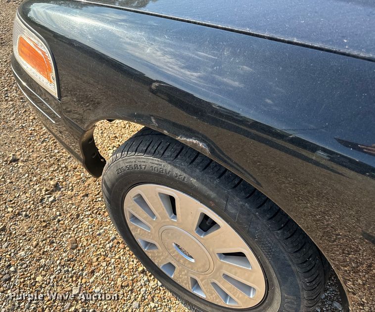 image for item EH6869 2010 Ford Crown Victoria Police Interceptor 