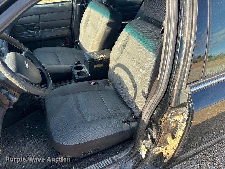 image for item EH6869 2010 Ford Crown Victoria Police Interceptor 