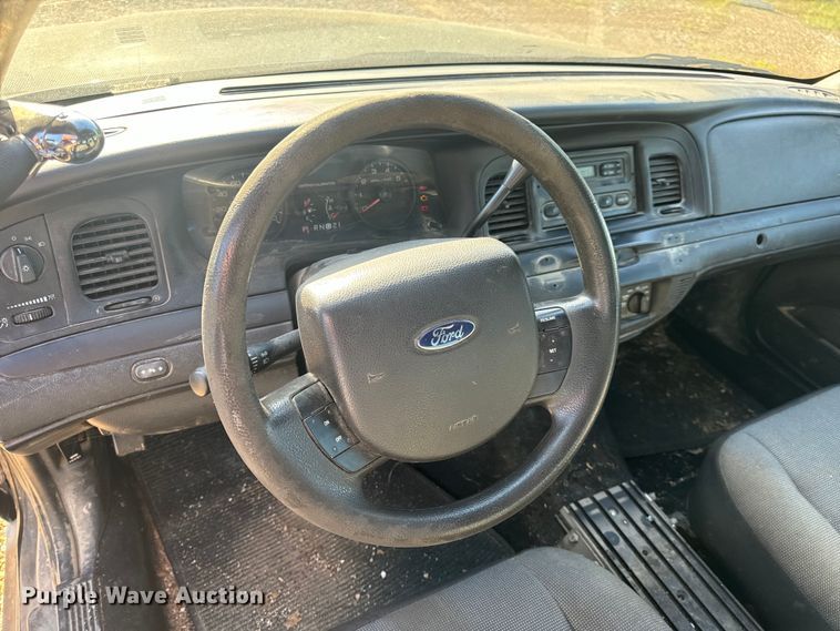 image for item EH6869 2010 Ford Crown Victoria Police Interceptor 