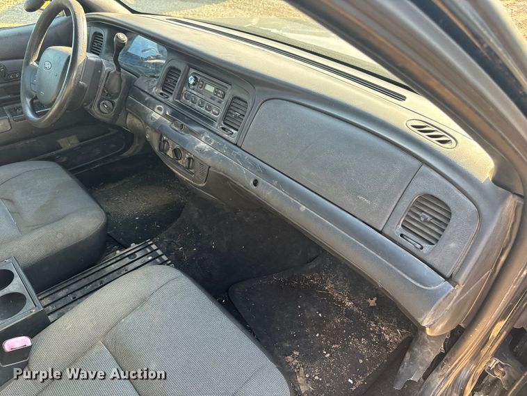 image for item EH6869 2010 Ford Crown Victoria Police Interceptor 