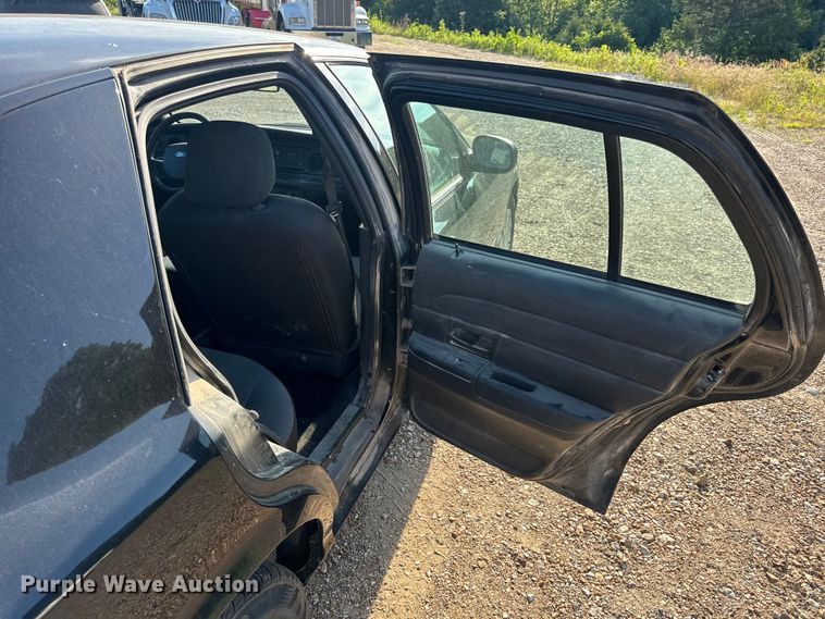 image for item EH6869 2010 Ford Crown Victoria Police Interceptor 