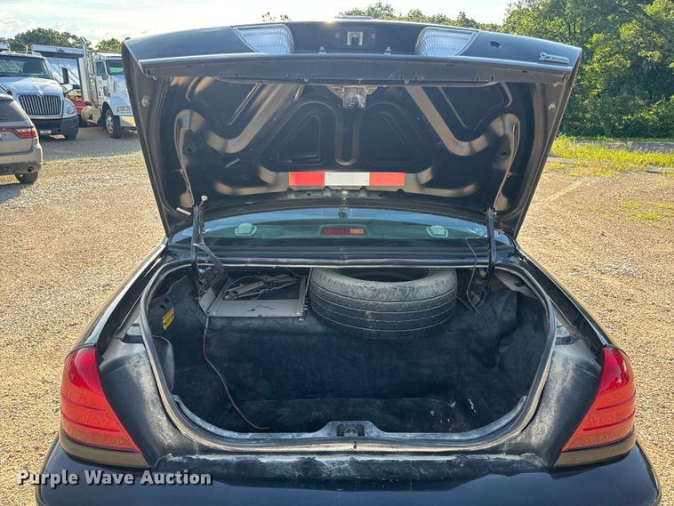 image for item EH6869 2010 Ford Crown Victoria Police Interceptor 