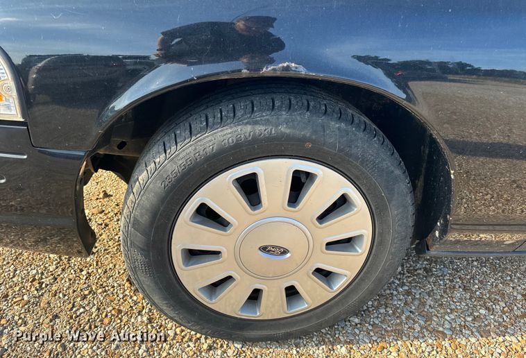 image for item EH6869 2010 Ford Crown Victoria Police Interceptor 