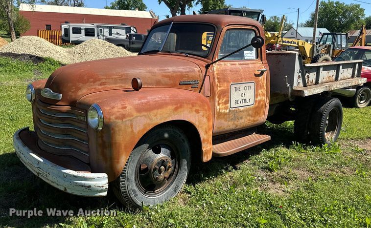 image for item EJ2787 1950 Chevrolet 4100 dump truck