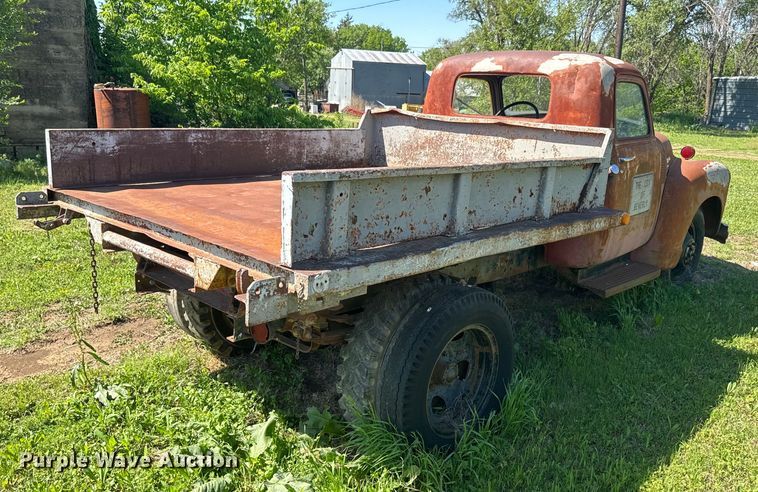 image for item EJ2787 1950 Chevrolet 4100 dump truck