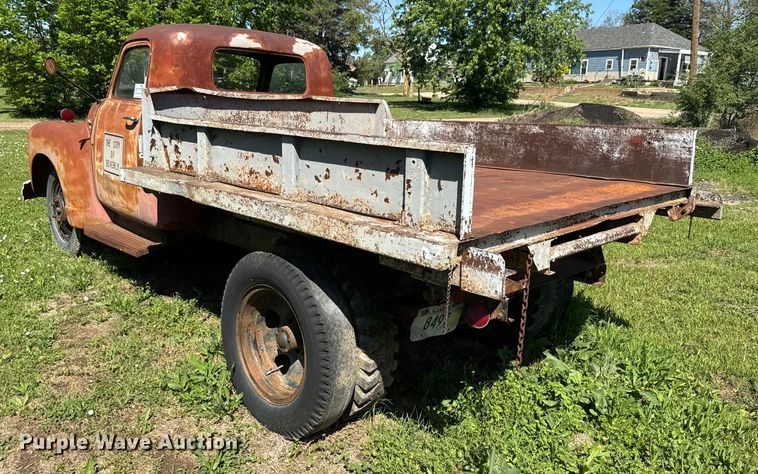image for item EJ2787 1950 Chevrolet 4100 dump truck