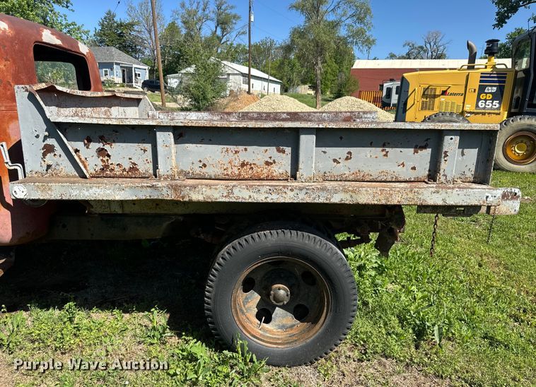 image for item EJ2787 1950 Chevrolet 4100 dump truck