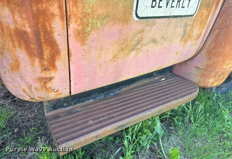 image for item EJ2787 1950 Chevrolet 4100 dump truck