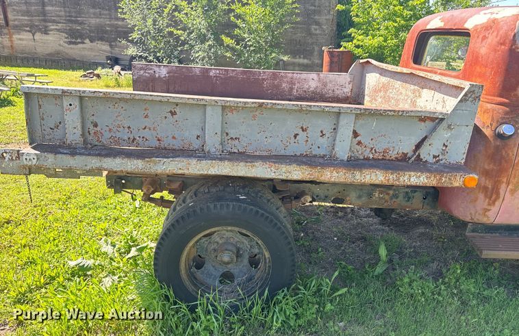 image for item EJ2787 1950 Chevrolet 4100 dump truck