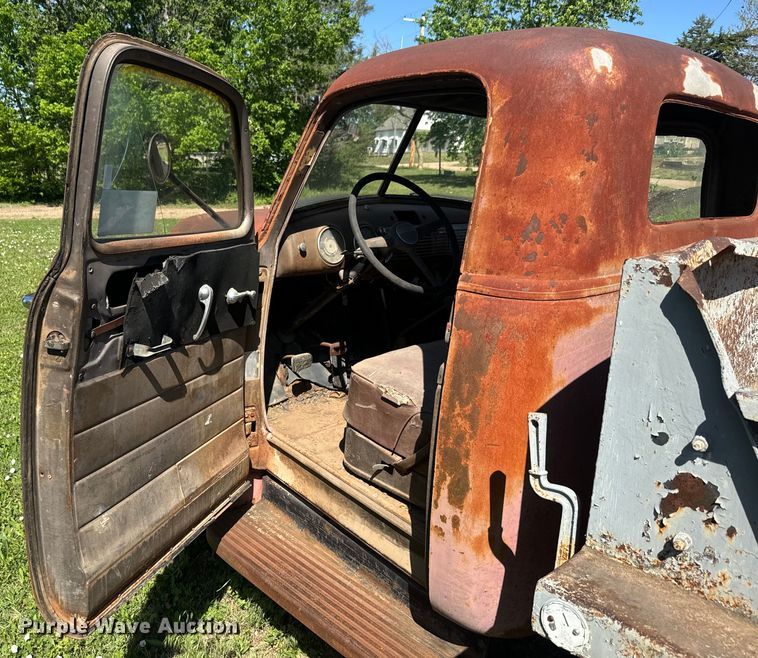 image for item EJ2787 1950 Chevrolet 4100 dump truck