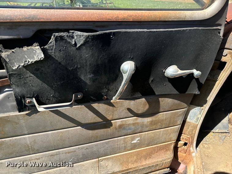 image for item EJ2787 1950 Chevrolet 4100 dump truck