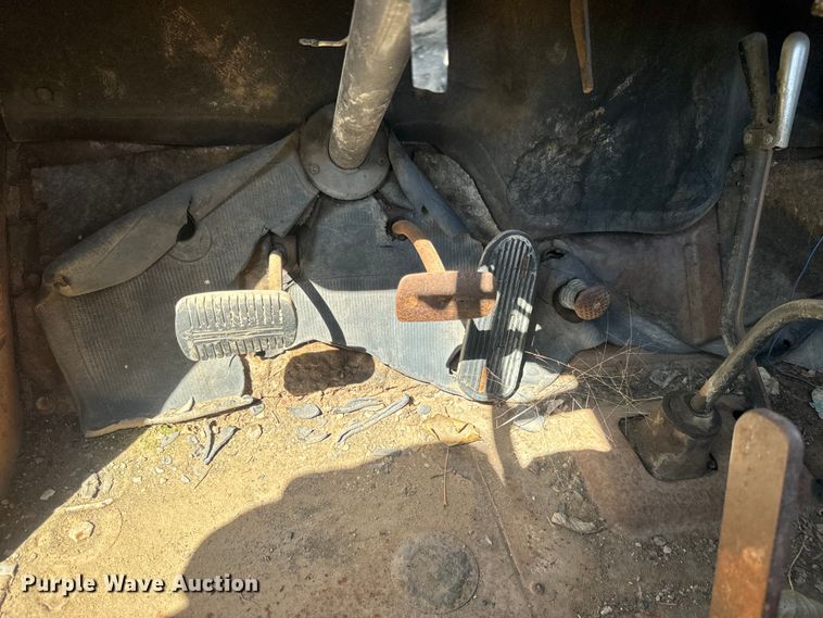 image for item EJ2787 1950 Chevrolet 4100 dump truck