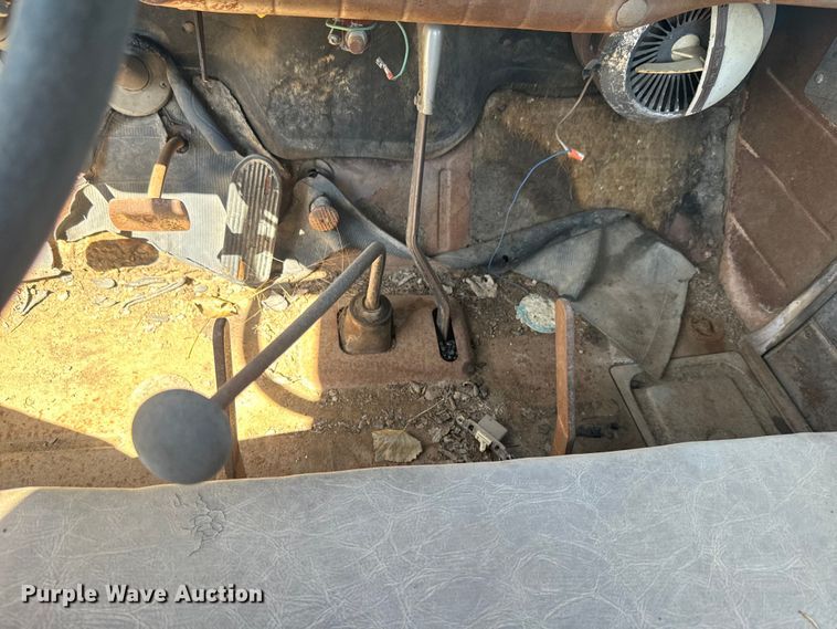 image for item EJ2787 1950 Chevrolet 4100 dump truck