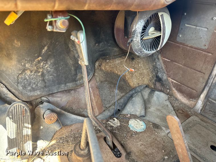 image for item EJ2787 1950 Chevrolet 4100 dump truck