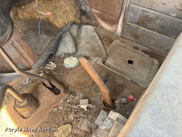 image for item EJ2787 1950 Chevrolet 4100 dump truck