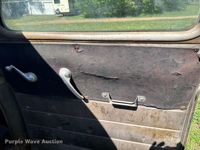 image for item EJ2787 1950 Chevrolet 4100 dump truck