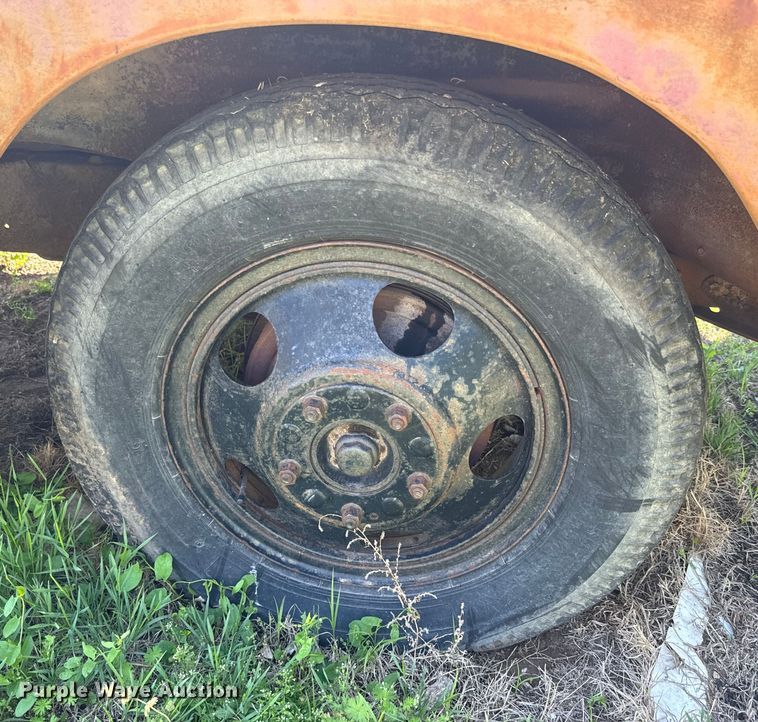 image for item EJ2787 1950 Chevrolet 4100 dump truck