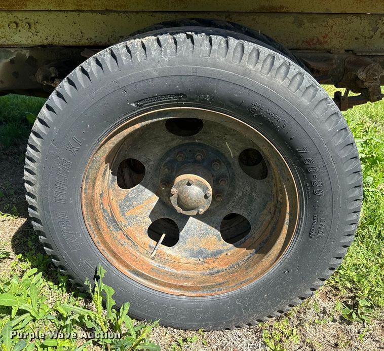 image for item EJ2787 1950 Chevrolet 4100 dump truck