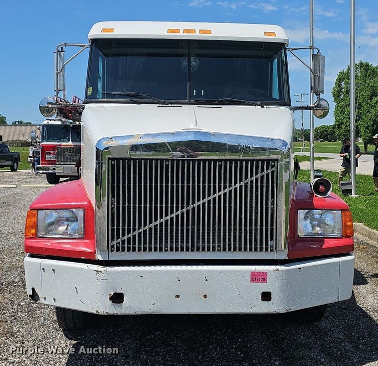 image for item EJ5494 1995 White GMC water truck