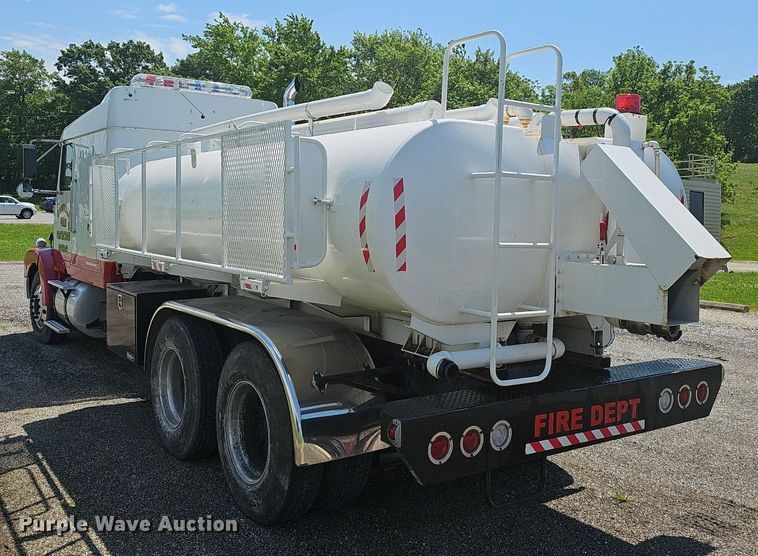 image for item EJ5494 1995 White GMC water truck