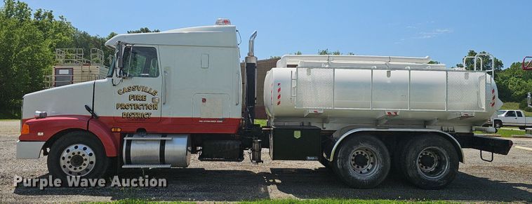 image for item EJ5494 1995 White GMC water truck