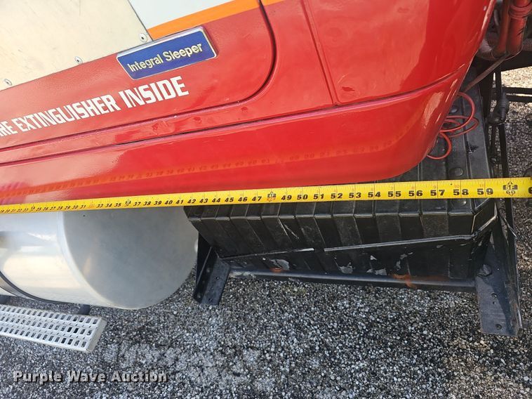 image for item EJ5494 1995 White GMC water truck