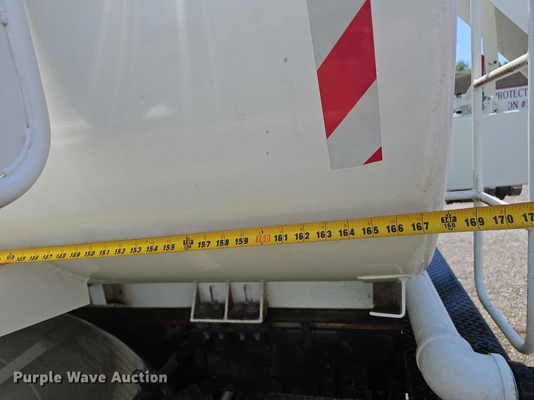 image for item EJ5494 1995 White GMC water truck