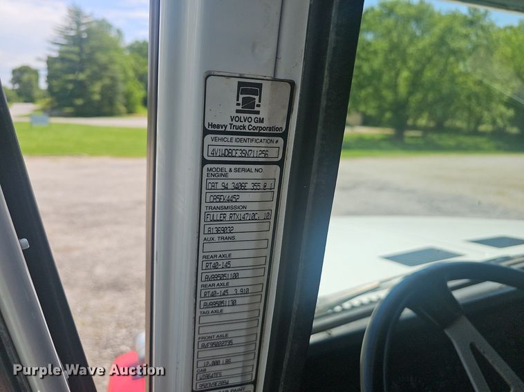 image for item EJ5494 1995 White GMC water truck