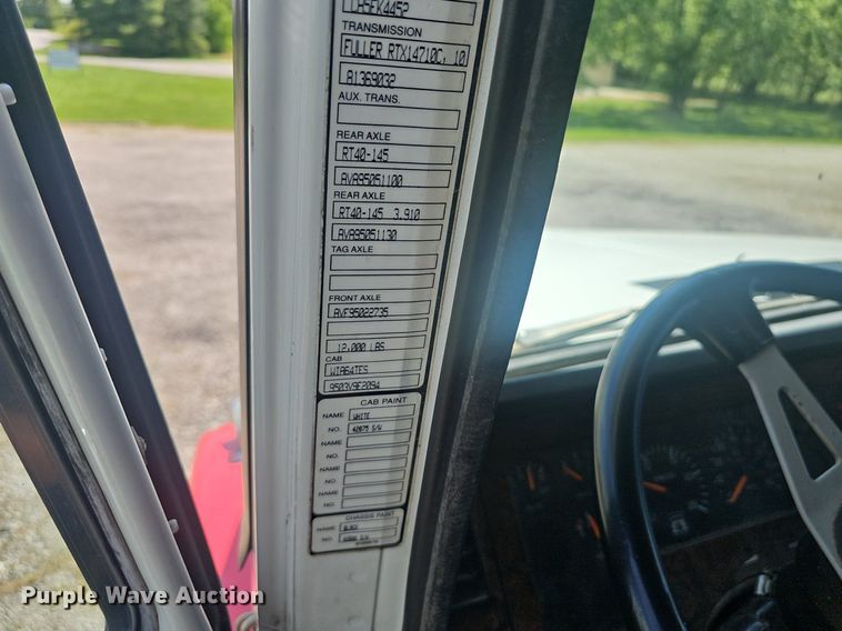 image for item EJ5494 1995 White GMC water truck