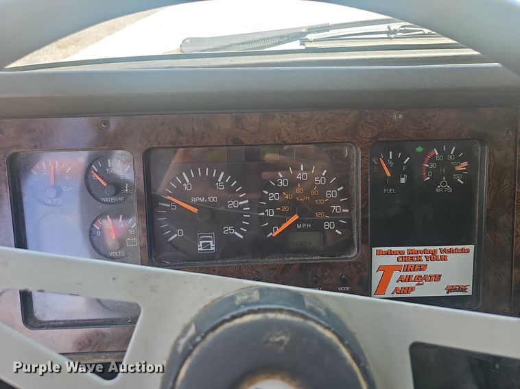 image for item EJ5494 1995 White GMC water truck