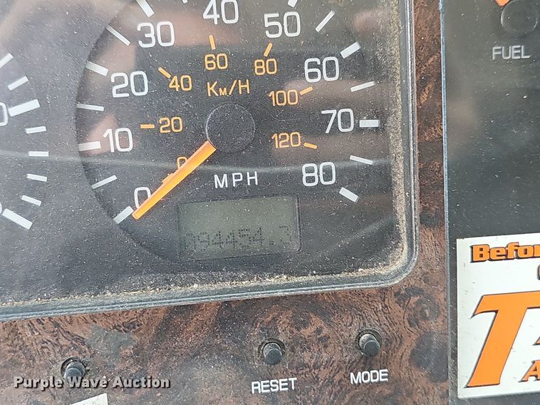 image for item EJ5494 1995 White GMC water truck