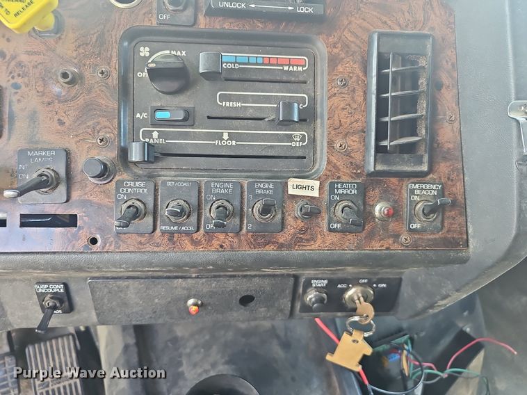 image for item EJ5494 1995 White GMC water truck