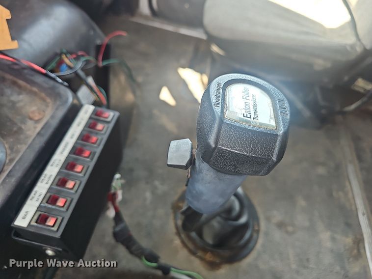 image for item EJ5494 1995 White GMC water truck