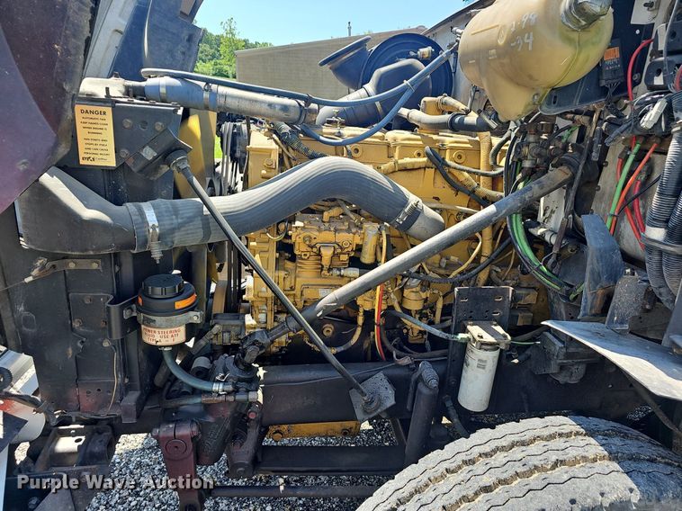 image for item EJ5494 1995 White GMC water truck