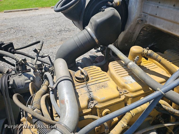 image for item EJ5494 1995 White GMC water truck