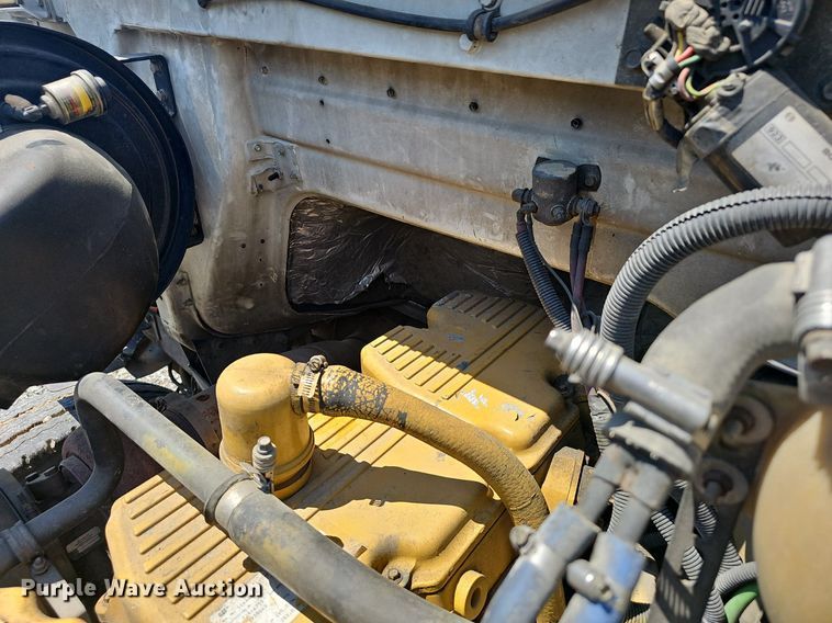 image for item EJ5494 1995 White GMC water truck